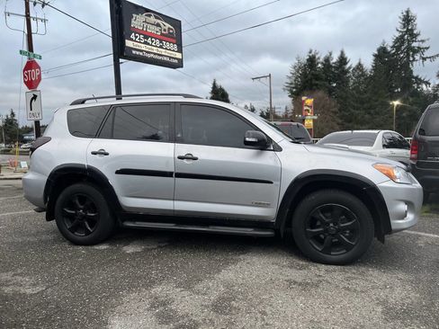 Used 2010 Toyota RAV4 Limited image 4