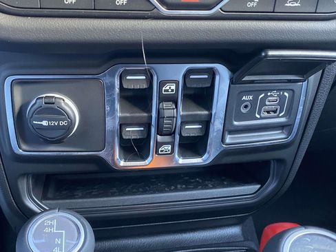 New 2026 Jeep Wrangler Unlimited Sahara AWD/4WD image 27