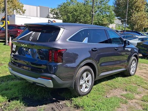 Used 2026 Kia Sorento LX FWD image 6