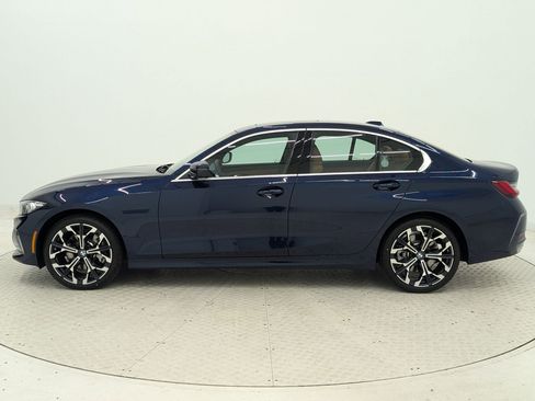 New 2026 BMW 330i Sedan w/ Premium Package image 2