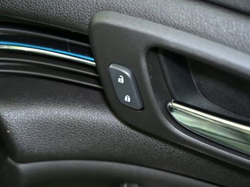 Used 2016 Chevrolet Malibu LT image 48