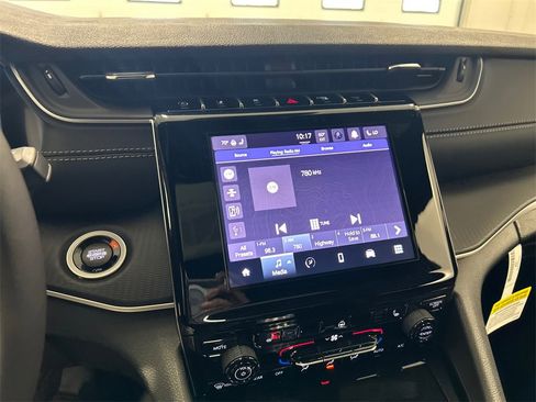 New 2025 Jeep Grand Cherokee 4WD image 22