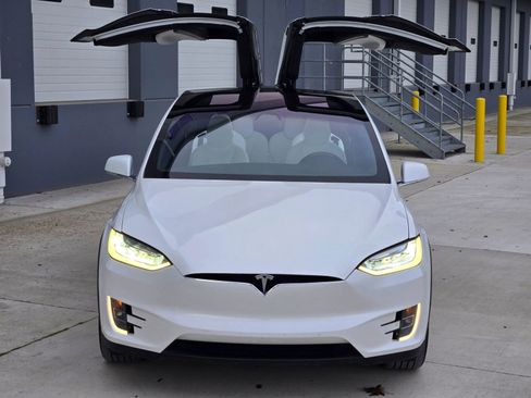 Used 2019 Tesla Model X Long Range image 37