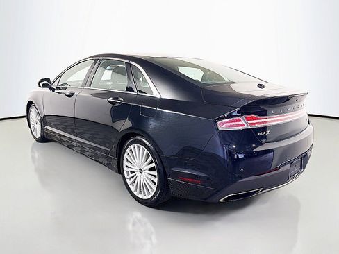 Used 2017 Lincoln MKZ Reserve FWD image 5