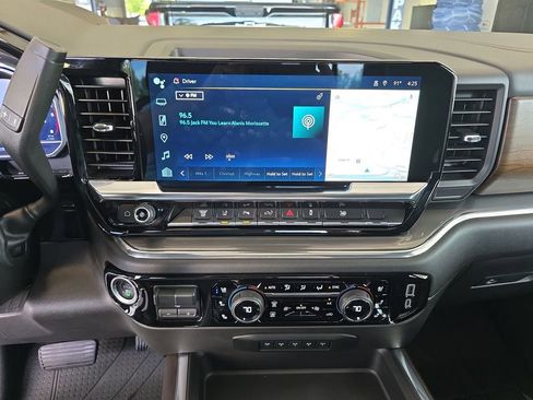 Certified 2025 Chevrolet Silverado 3500 High Country w/ Technology Package image 14