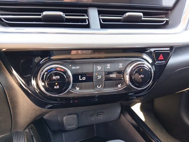 Used 2025 Chevrolet Trax LT w/ Driver Confidence Package FWD image 18