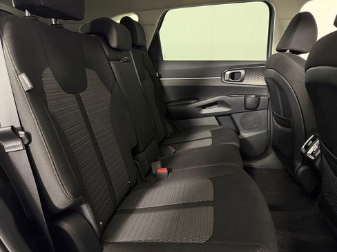 Used 2025 Kia Sorento LX image 29