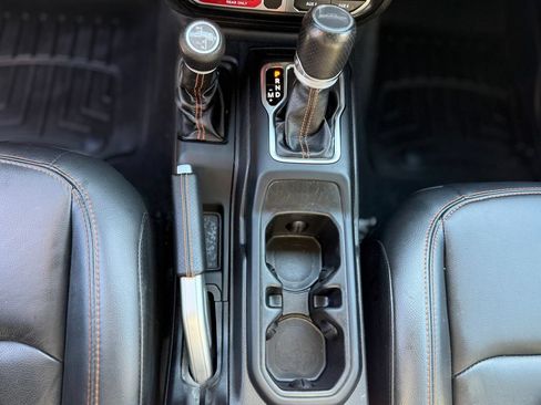 Used 2022 Jeep Gladiator Mojave w/ LED Lighting Group AWD/4WD image 29