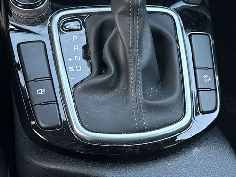 Used 2025 Kia Seltos S image 21