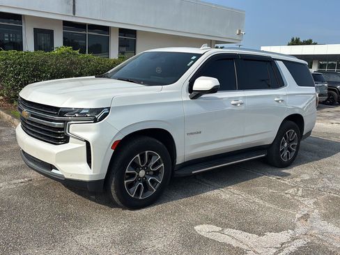 Used 2021 Chevrolet Tahoe LT w/ LT Signature Plus Package RWD image 3