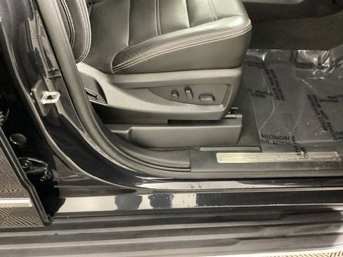 Used 2020 GMC Yukon XL Denali w/ Open Road Package image 9