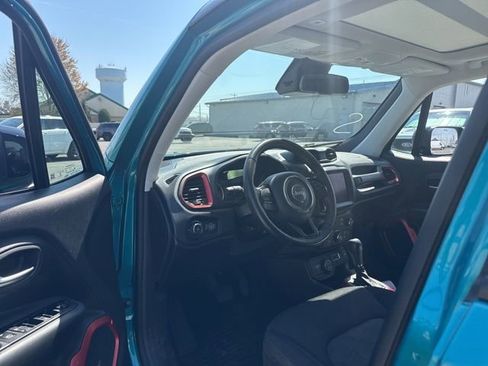 Used 2022 Jeep Renegade Trailhawk w/ Sun/Sound Group image 9