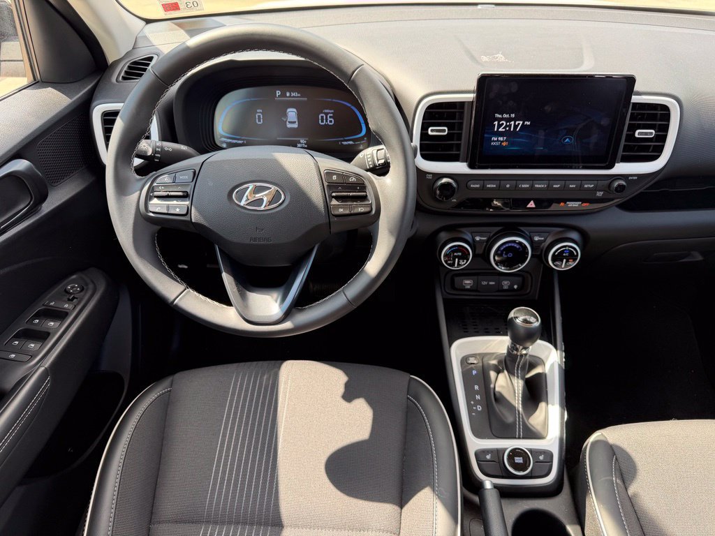 Certified 2025 Hyundai Venue Limited FWD image 16