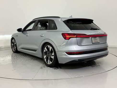 Used 2021 Audi e-tron Premium w/ Convenience Plus Package image 3