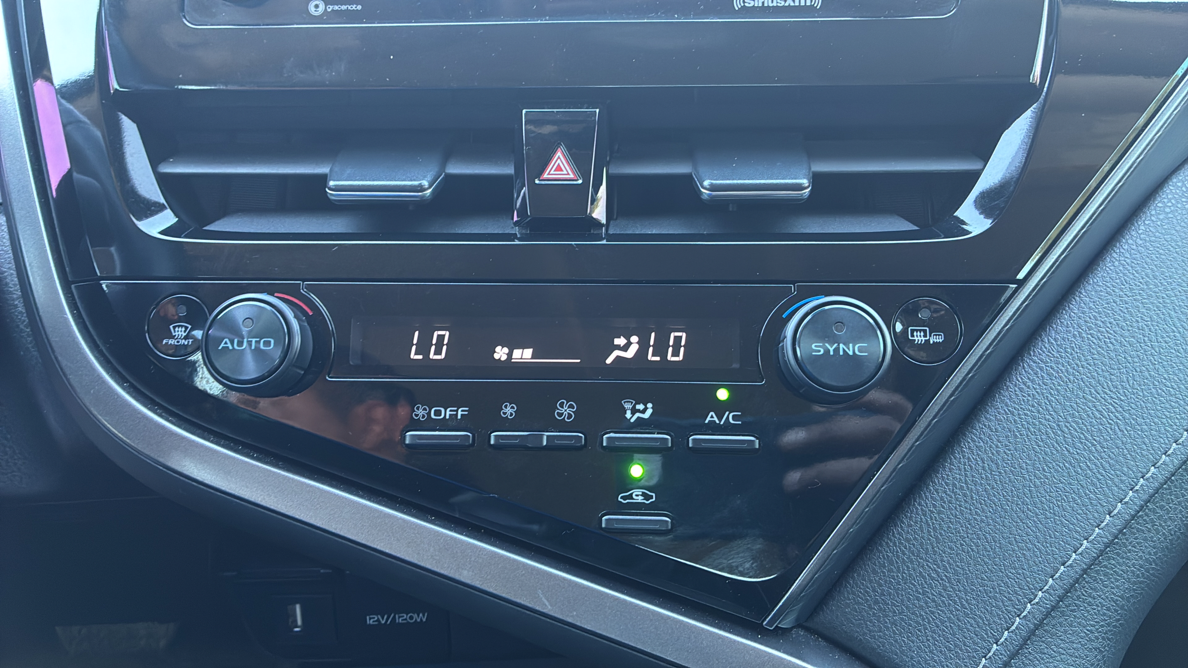 Used 2023 Toyota Camry SE FWD image 12