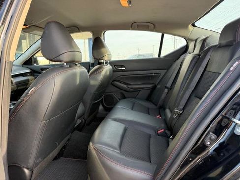 Used 2025 Nissan Altima 2.5 SR FWD image 10