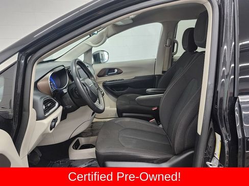 Certified 2022 Chrysler Voyager LX FWD image 12