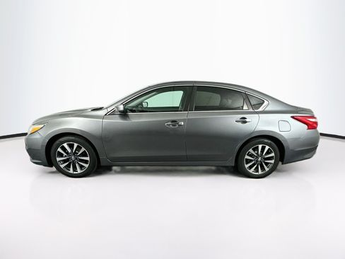Used 2017 Nissan Altima 2.5 SV FWD image 4