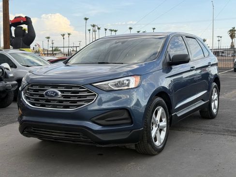 Used 2019 Ford Edge SE image 2