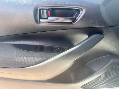 Used 2025 Toyota Corolla LE FWD image 27