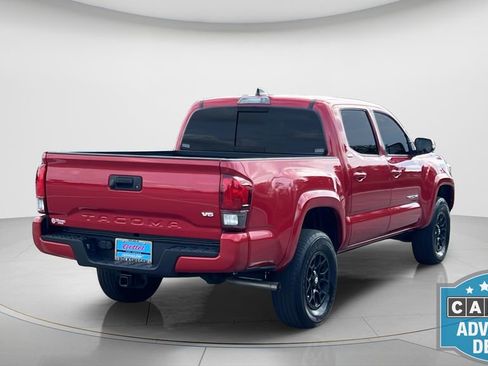 Used 2022 Toyota Tacoma SR5 w/ Technology Package image 4