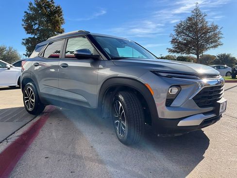 Used 2025 Chevrolet TrailBlazer LT image 5