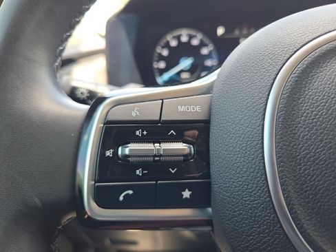 Certified 2024 Kia Carnival SX FWD image 20