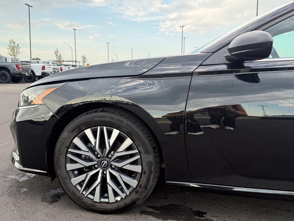 Used 2025 Nissan Altima 2.5 SV FWD image 30