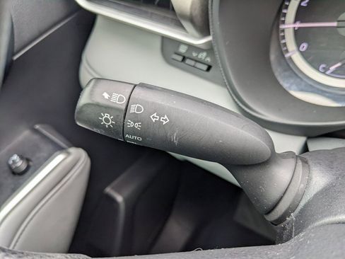 Used 2023 Toyota Highlander L image 48