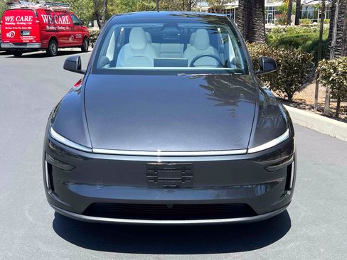 Used 2026 Tesla Model Y Long Range AWD/4WD image 14