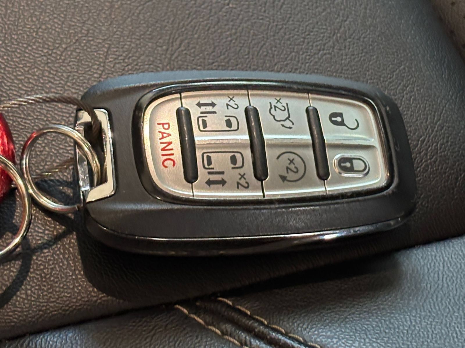 Used 2024 Chrysler Pacifica Touring-L FWD image 20