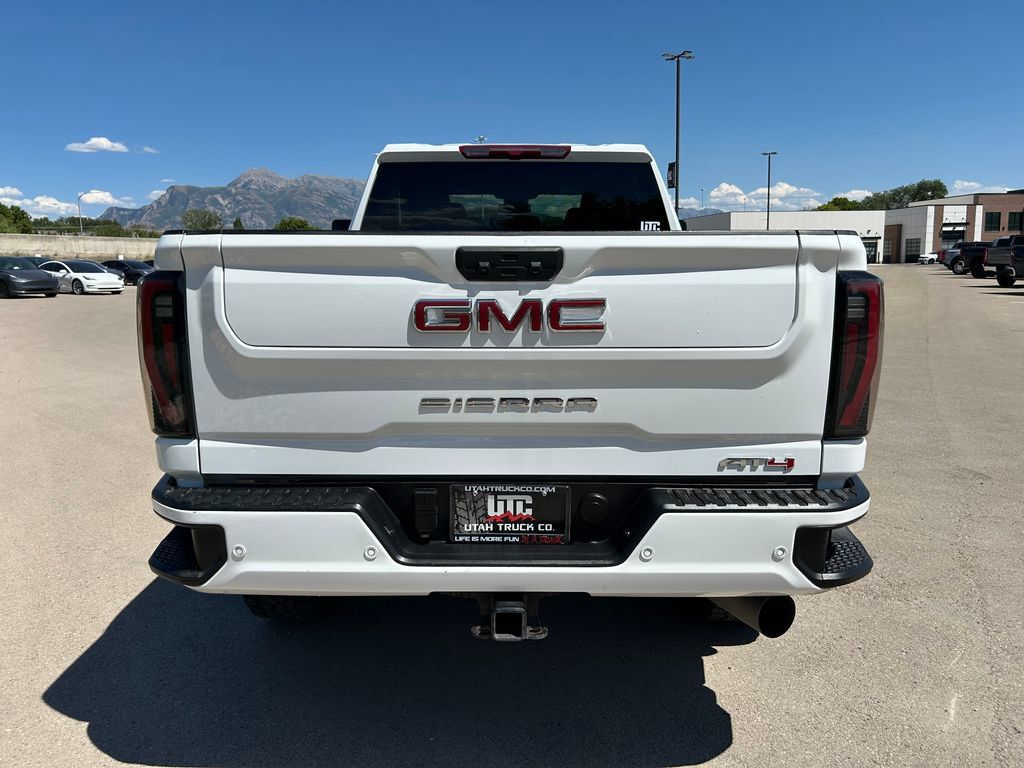 Used 2025 GMC Sierra 2500 AT4 AWD/4WD image 6