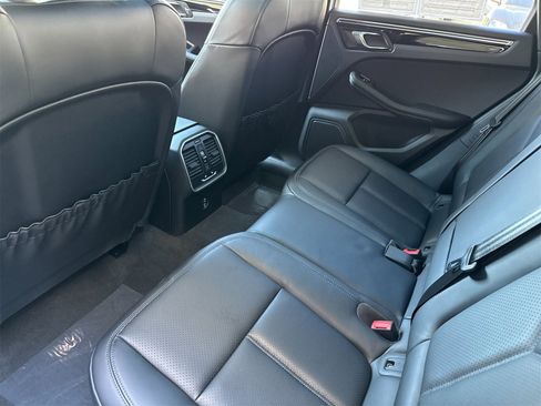 Used 2025 Porsche Macan image 14