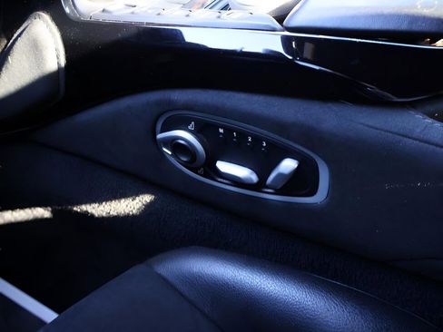 Used 2020 Aston Martin V8 Vantage Coupe image 25