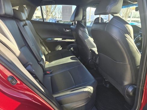 Certified 2023 Toyota Venza XLE image 13