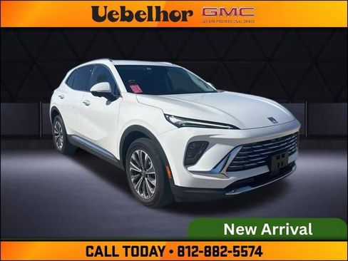 Used 2025 Buick Envision Preferred image 2