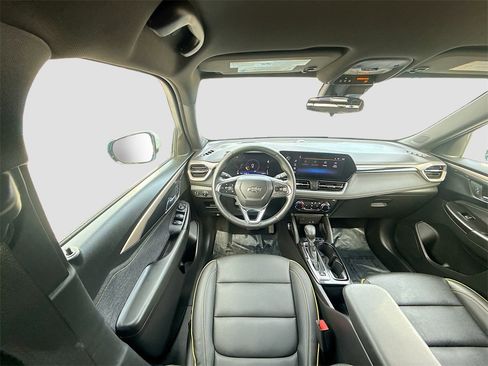 Used 2025 Chevrolet TrailBlazer ACTIV w/ Driver Confidence Package image 21