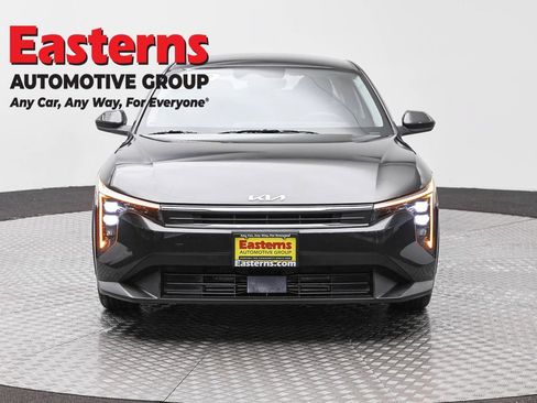 Used 2025 Kia K4 FWD image 2