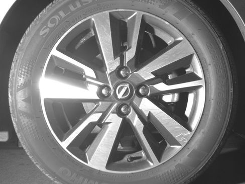 Used 2025 Nissan Versa SV FWD image 13