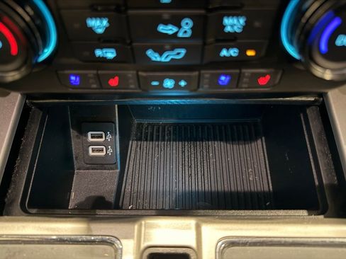 Used 2020 Ford F150 Lariat image 23