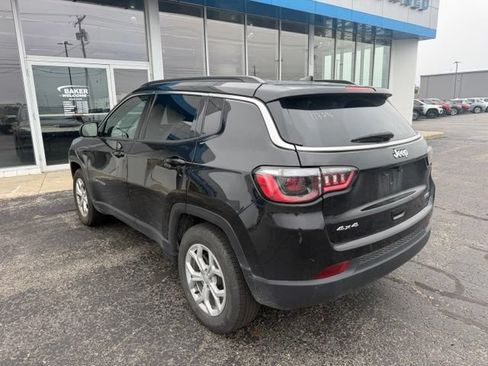 Used 2024 Jeep Compass Latitude AWD/4WD image 8