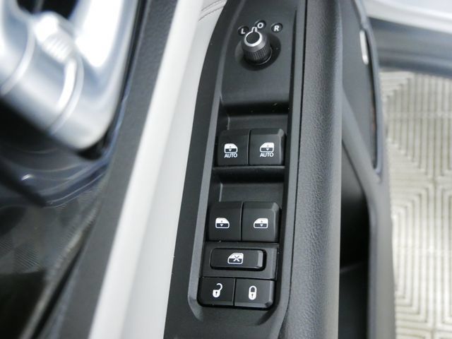 Certified 2023 Jeep Compass Limited w/ Sun and Sound Group AWD/4WD image 20