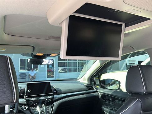 Used 2025 Honda Odyssey Elite image 5