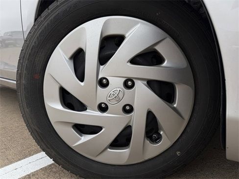 Used 2016 Toyota Prius C Four image 9