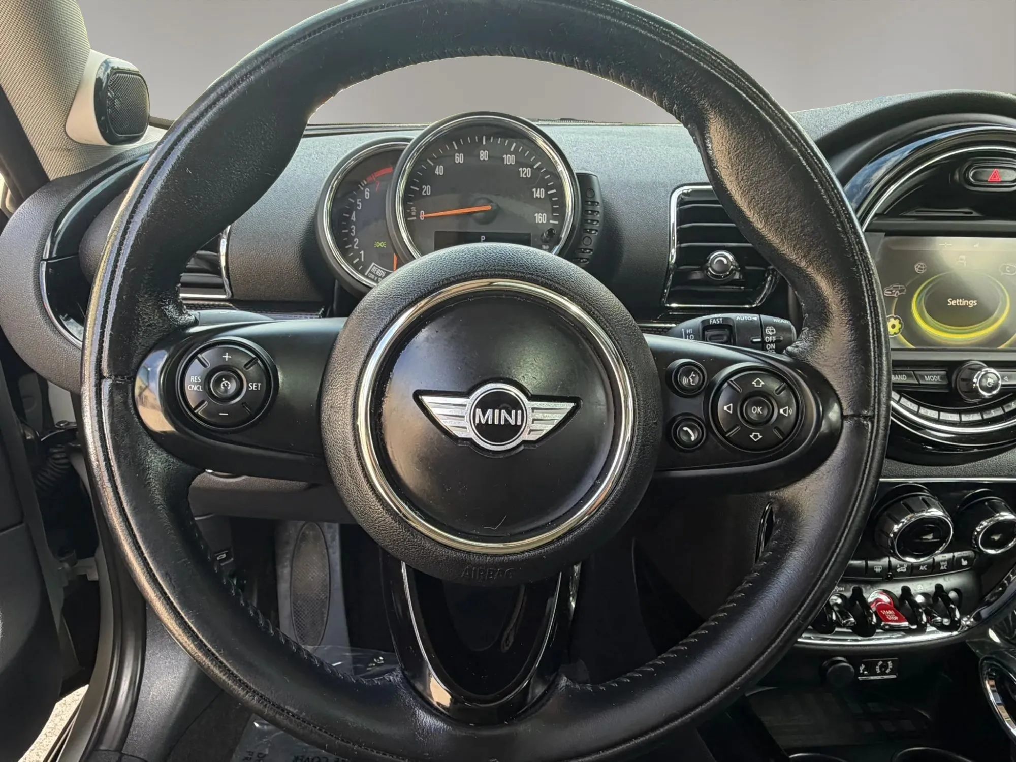 Used 2016 MINI Cooper Clubman FWD image 15