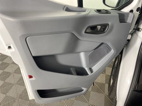 Used 2018 Ford Transit 150 XL RWD image 11
