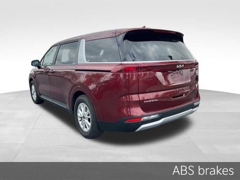 Certified 2024 Kia Carnival LX image 6