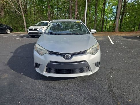 Used 2015 Toyota Corolla LE image 12