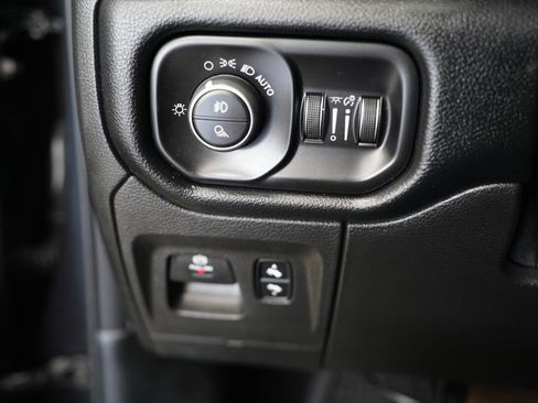 Used 2019 RAM 1500 Big Horn AWD/4WD image 16