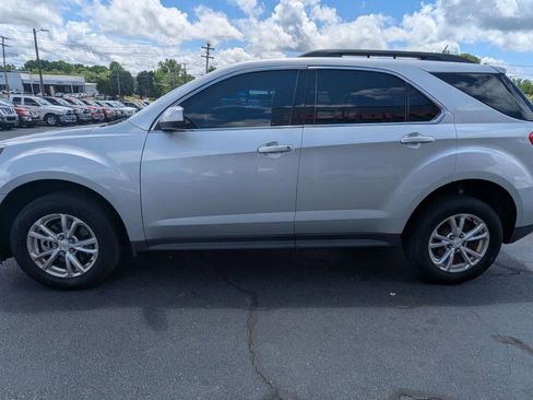 Used 2017 Chevrolet Equinox LT w/ Convenience Package FWD image 4